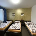 Konukevi Cetnicka Stanice Hluboka Hluboká nad Vltavou