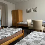 Konukevi Cetnicka Stanice Hluboka 4*