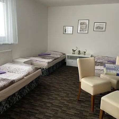 Cetnicka Stanice Hluboka 4*