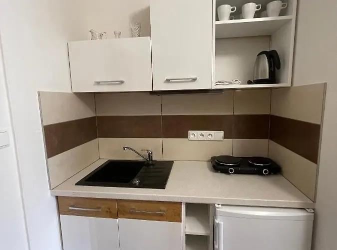 Cetnicka Stanice Hluboka