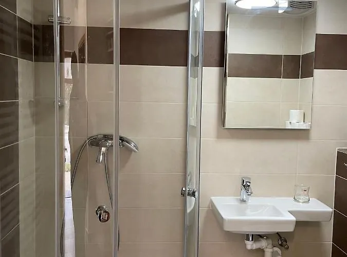 Cetnicka Stanice Hluboka Vendégház 4*