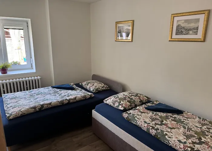 Cetnicka Stanice Hluboka Vendégház 4*